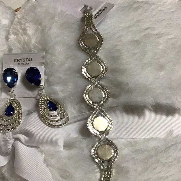 2pcs Beautiful lightly bracelet and earrings set - Picture 4 of 4